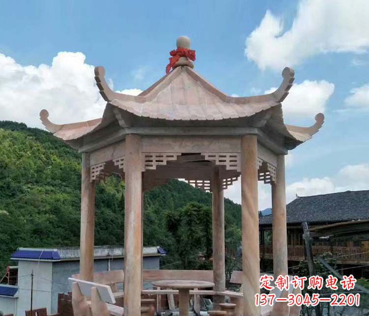 太原一流的公园晚霞红六角石雕凉亭