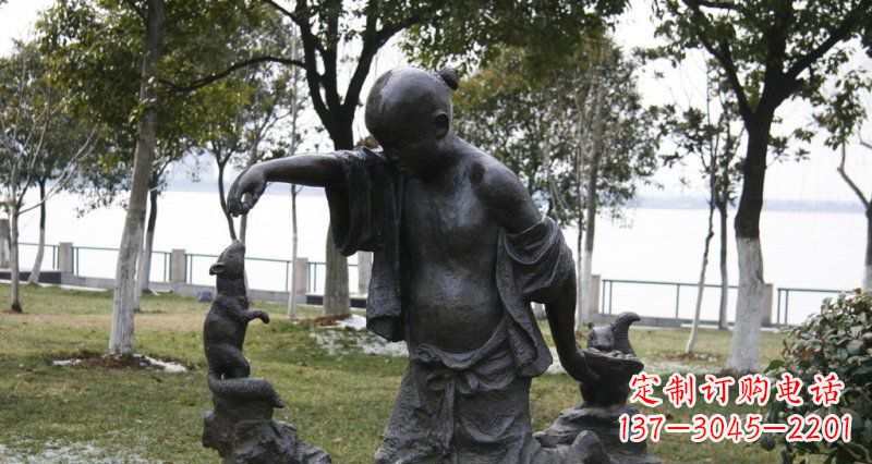 太原铜质高端松鼠雕塑