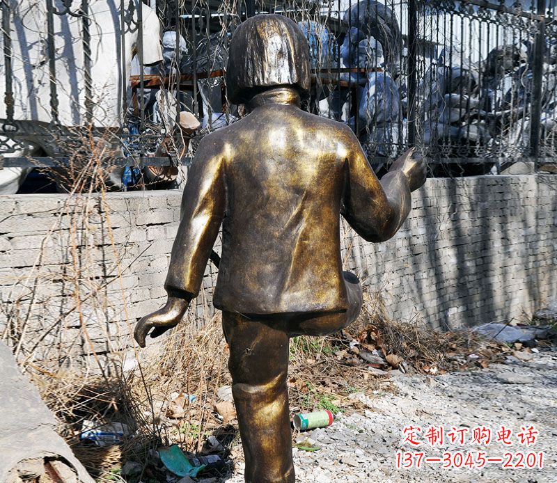 太原纯正艺术——公园小女孩踢毽子铜雕
