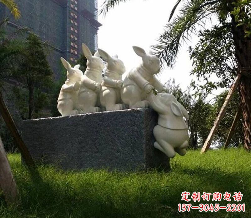 太原中领雕塑精美兔子石雕