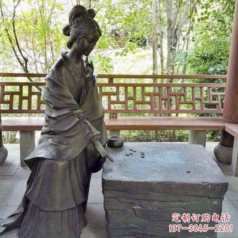 太原艺术精灵西施下棋情景雕塑