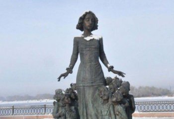 太原铜雕学生人物欢乐的小学生雕塑