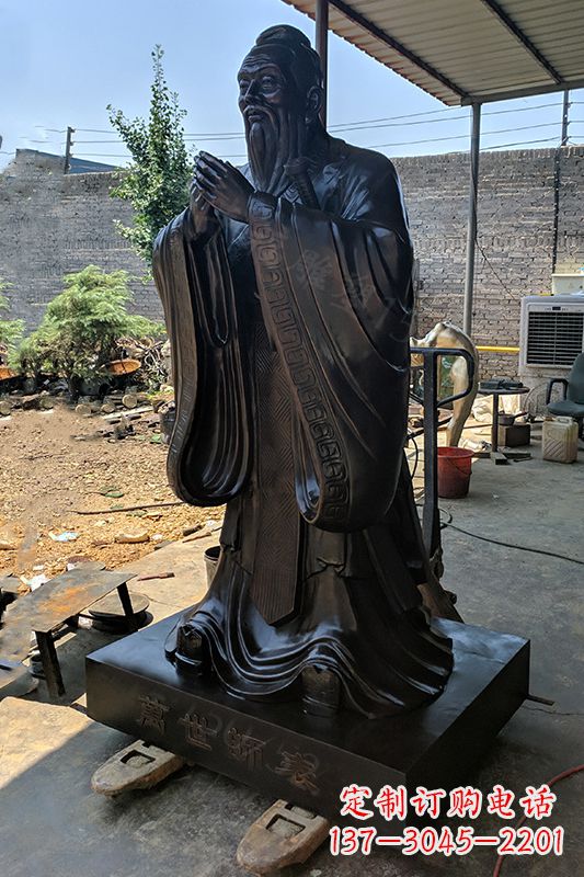 太原精美孔子雕塑,还原历史大师的英姿