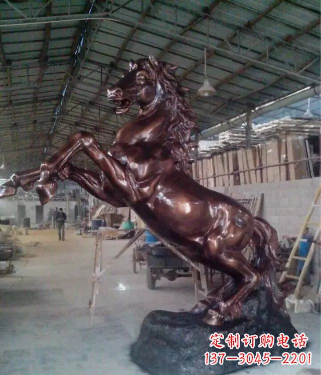 太原中领雕塑出品:铜雕正面奔马