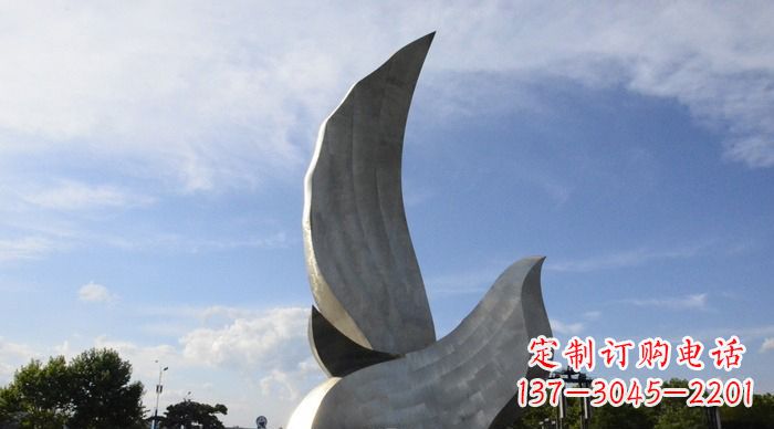 太原领雕塑带来的和平鸽雕塑