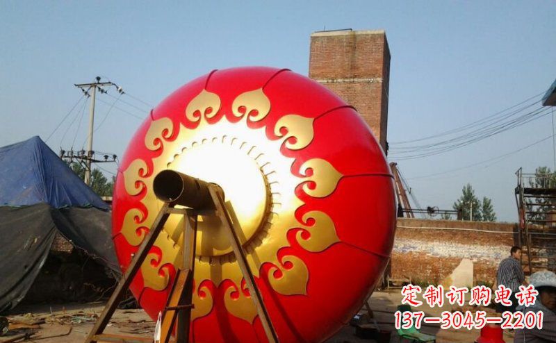 太原广场不锈钢红灯笼雕塑
