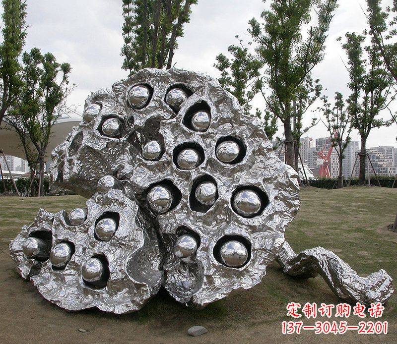 太原中领雕塑出品:高端不锈钢莲蓬雕塑