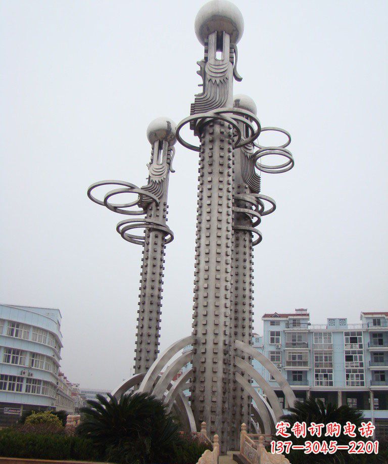 太原精美的不锈钢龙柱雕塑;