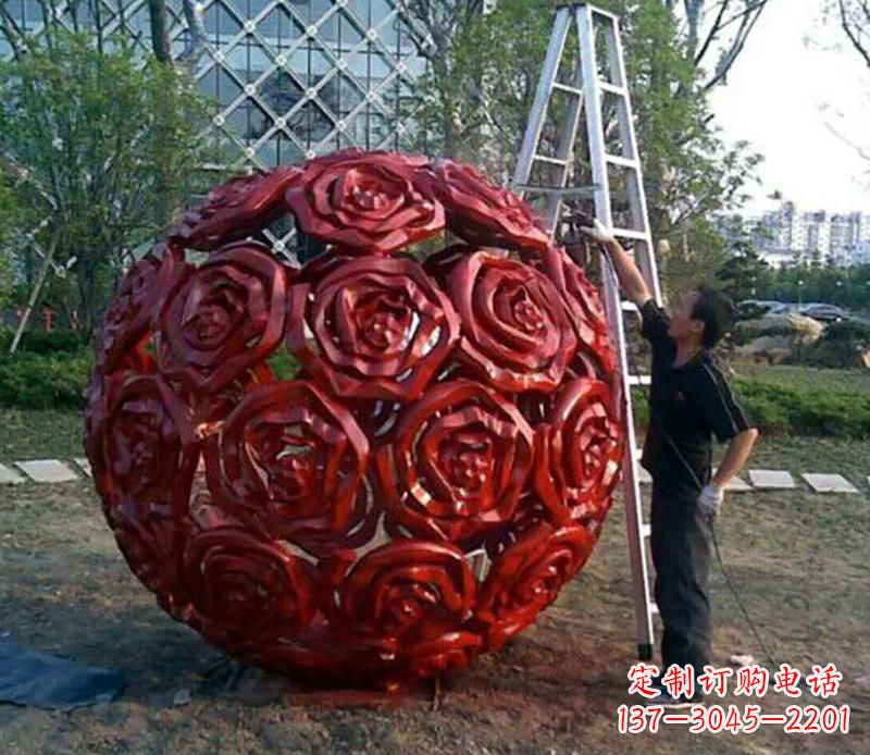 太原不锈钢玫瑰花镂空雕塑