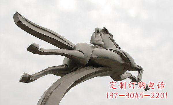 太原中领雕塑:高精度不锈钢一马当先雕塑