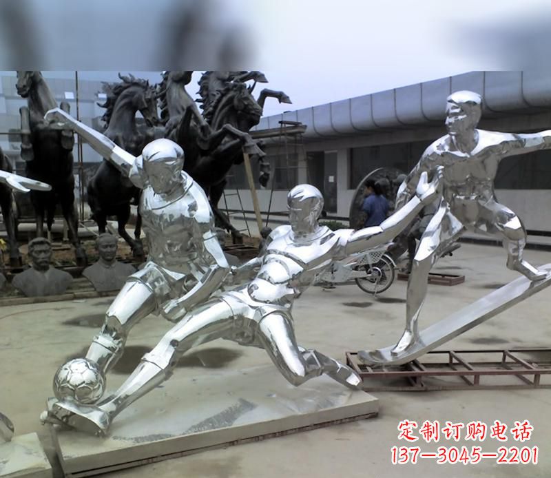 太原中领雕塑定制的不锈钢足球运动雕塑
