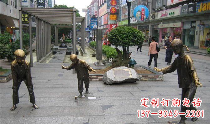 太原中领雕塑:陀螺小品人物铜雕