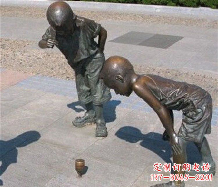 太原欣赏小男孩小品铜陀螺雕塑