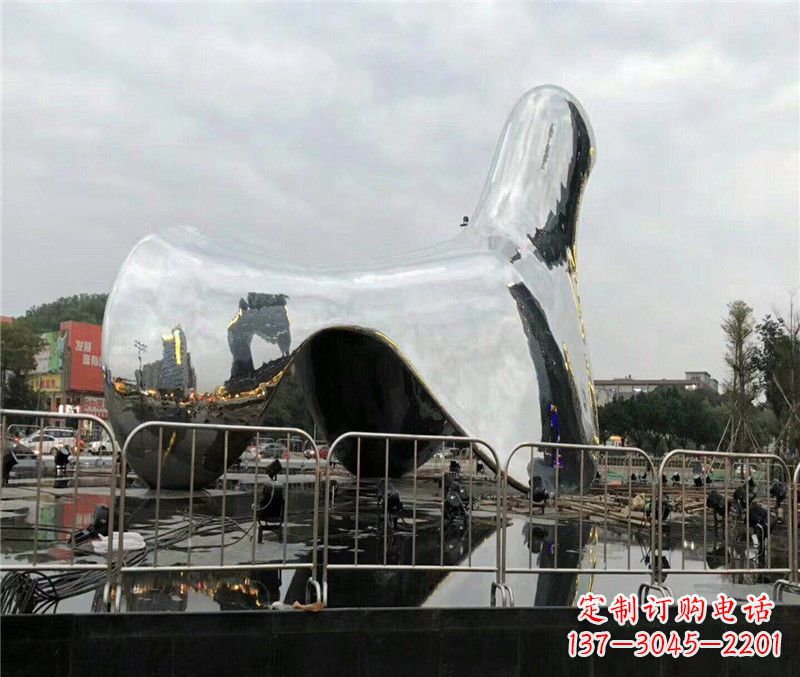 太原中领雕塑推出一款精美的抽象鸽子雕塑,专为…