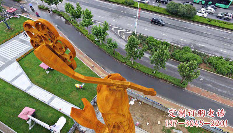 太原钥匙象征,情感绽放——中领雕塑精制铜钥匙雕塑