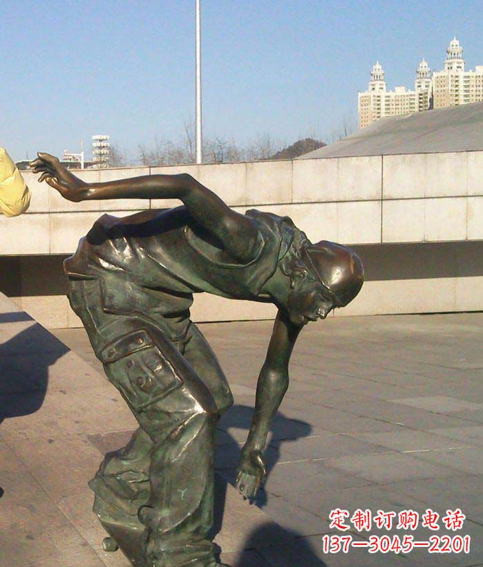 太原中领雕塑:青年景观铜雕