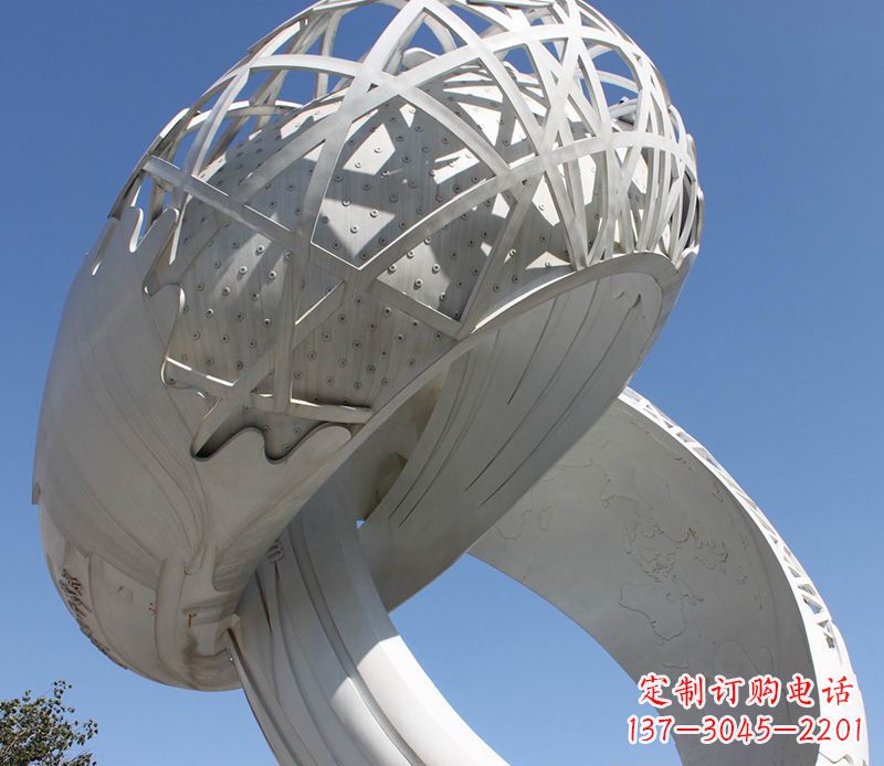 太原广场戒指不锈钢雕塑