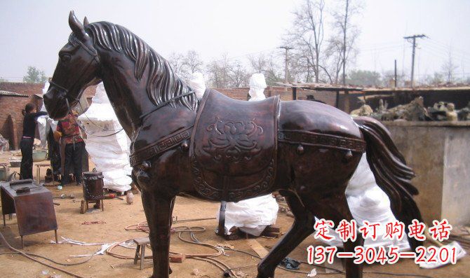 太原欣赏骏马美丽高贵的动物铜雕