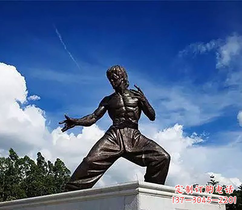 太原铸造传奇——李小龙铜雕塑