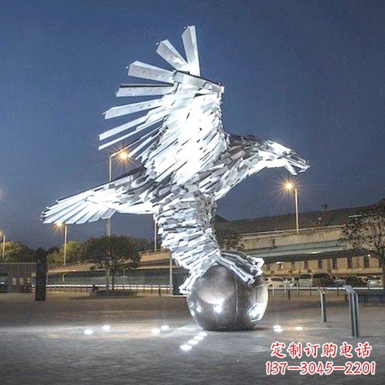 太原中领雕塑的金属质感老鹰雕塑是一款精美而又…