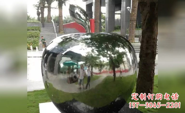 太原新奇优雅的苹果雕塑