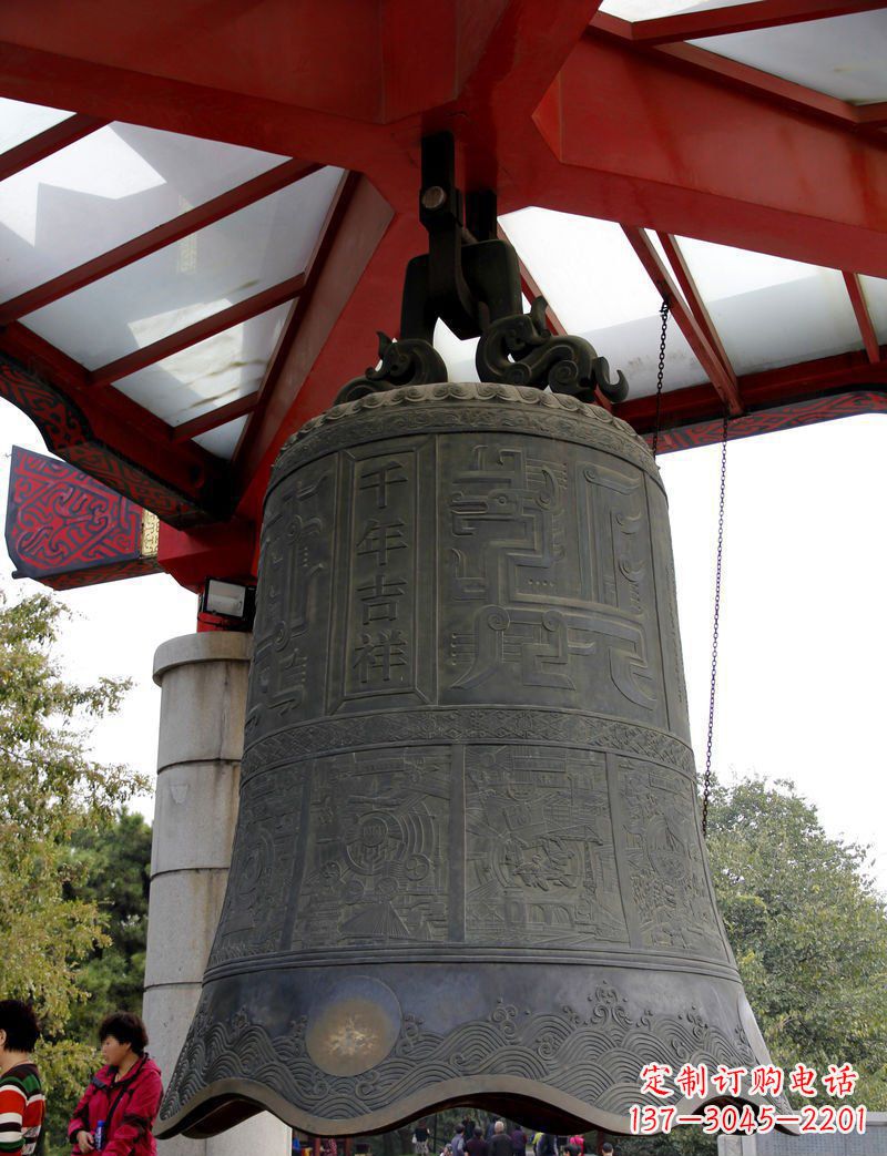 太原中领雕塑:千年吉祥铜钟雕塑