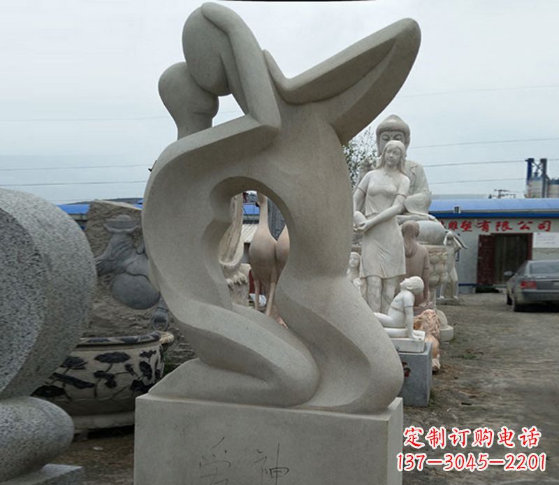 太原广场情侣人物石雕