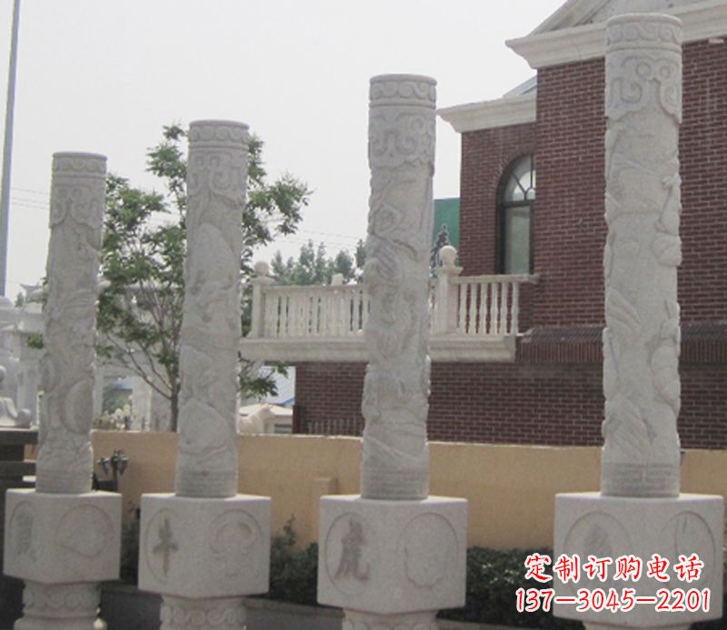 太原历久弥新的圆润十二生肖雕塑