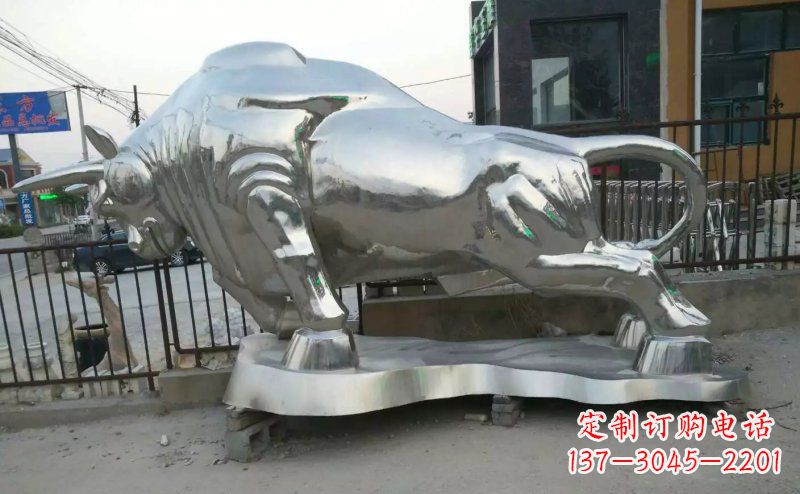 太原独特的拓荒牛不锈钢雕塑