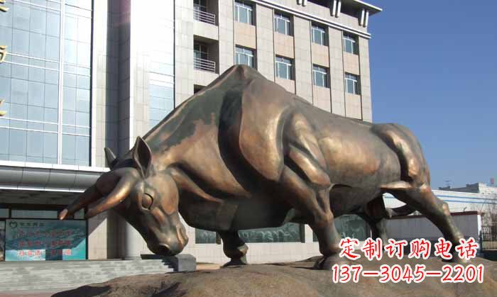 太原拓荒牛铜雕塑——将历史传承到现代