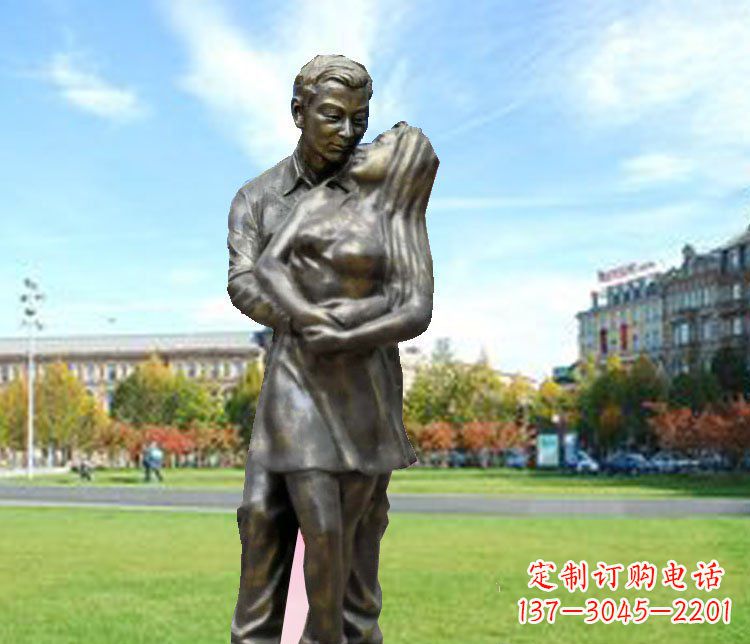 太原一颗爱的心,用铜雕情侣人物雕塑表达