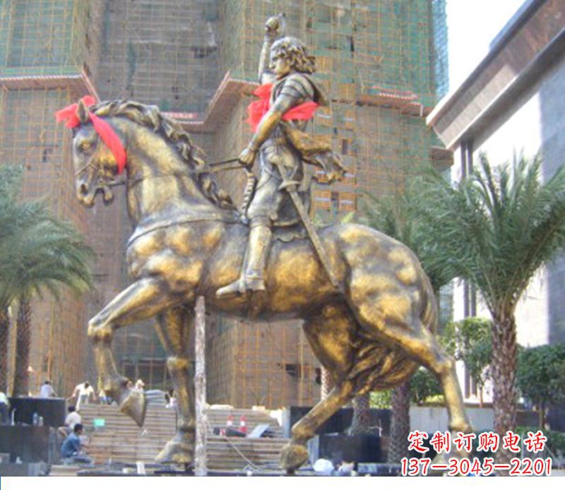 太原华丽的骑士雕塑,引人注目的西方骑马战士纪念铜雕