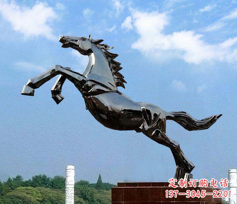 太原浑然天成的激情奔马雕塑
