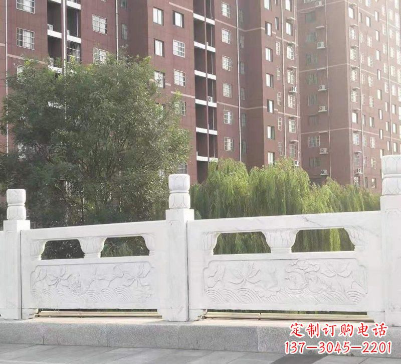 太原汉白玉荷花鲤鱼浮雕栏板--精美雕刻点缀室内空间