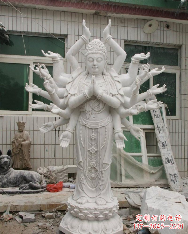 太原汉白玉千手观音雕塑，精致细腻，深具宗教意义