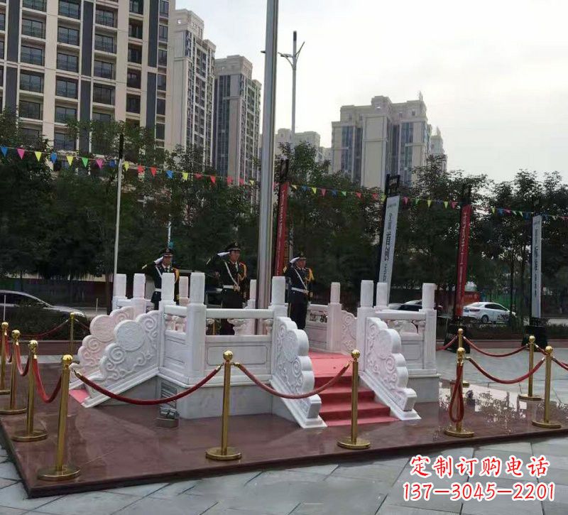 太原特色国旗雕塑，汉白玉企业升旗台