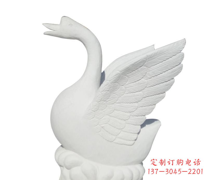 太原汉白玉雕刻的精美天鹅雕塑