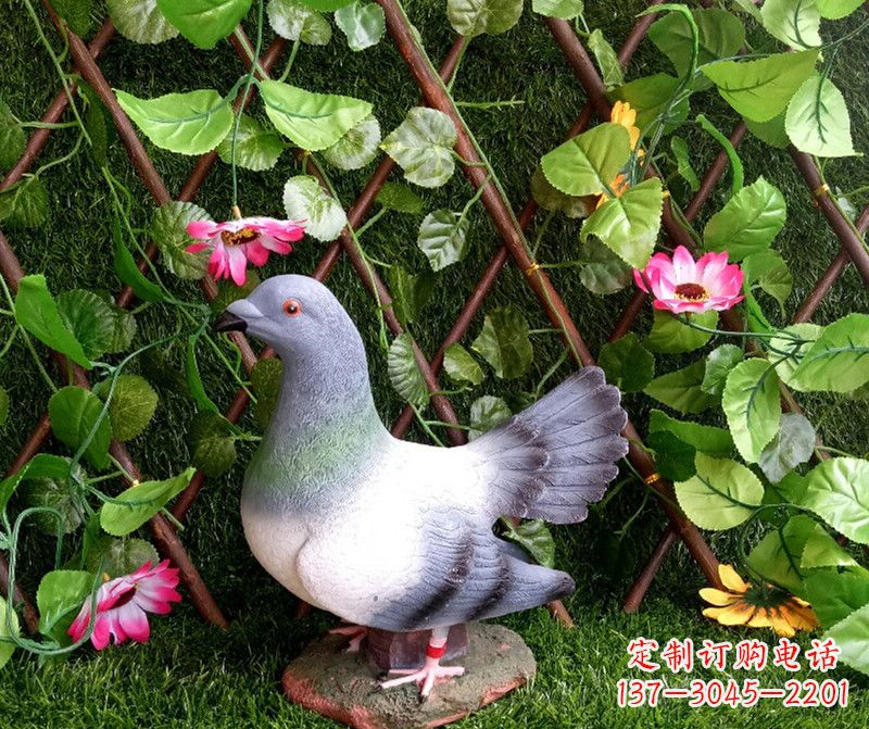太原铁饰和平，艺术和爱的和平鸽雕塑