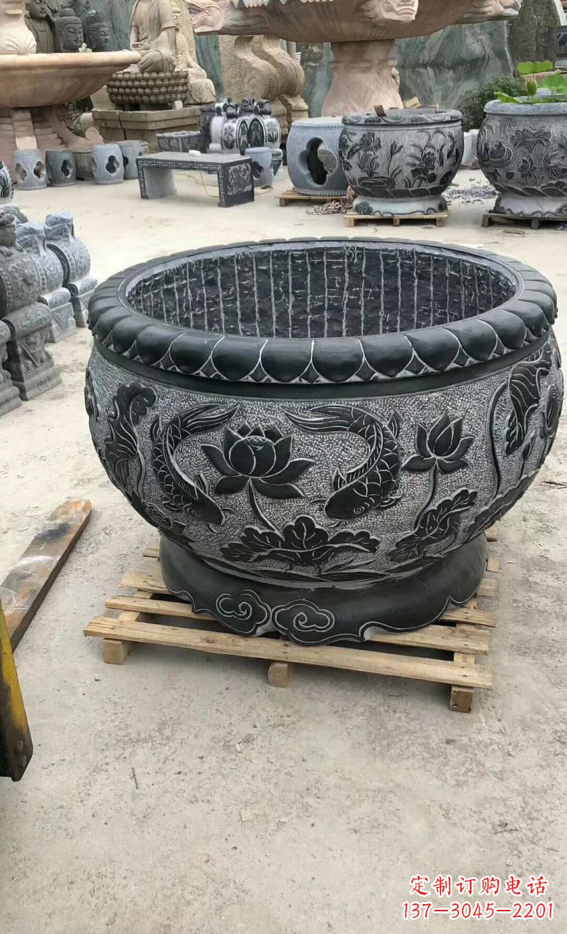 太原荷花鲤鱼石浮雕水缸，精美独特的艺术之作