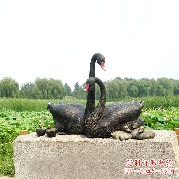 太原雕刻精致的天鹅铜雕摆件