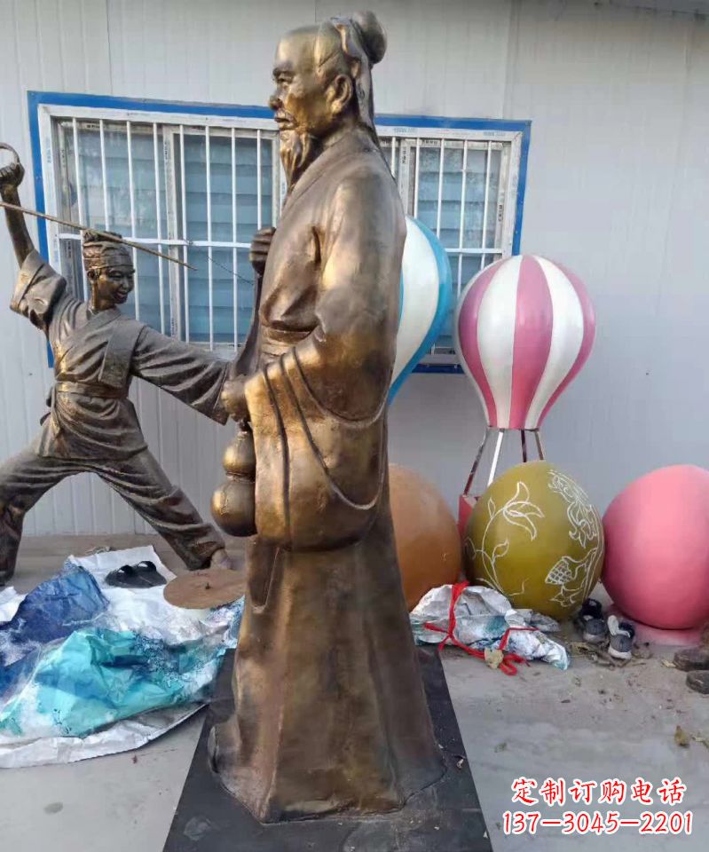 太原传承中医华佗的传奇—华佗名医铜雕