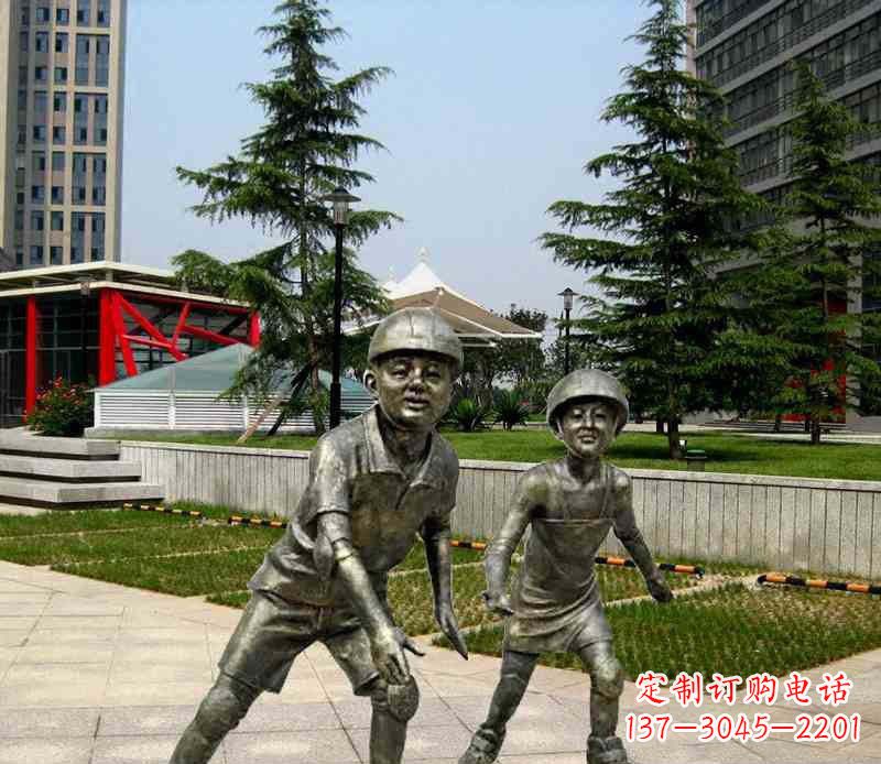 太原滑旱冰男孩铜雕,精细而引人入胜