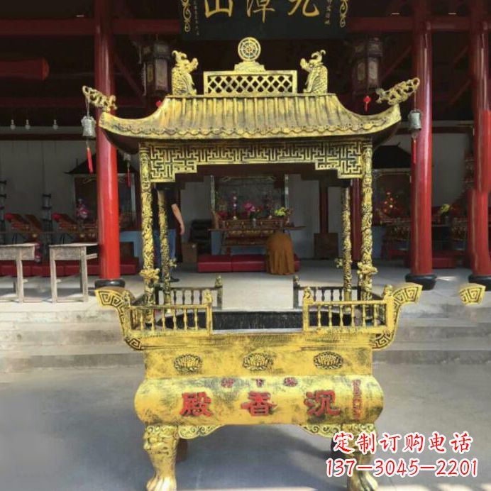 太原艺术之美,黄铜香炉雕塑