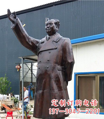 太原铸造精美的挥手毛主席铜雕像