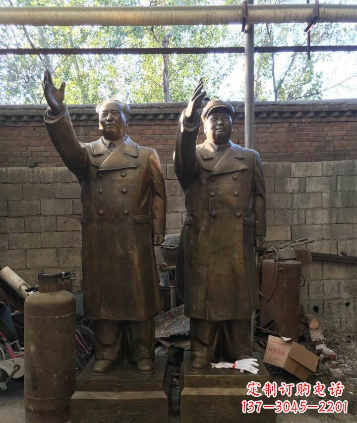 太原毛主席伟人铜雕——永恒的领袖形象