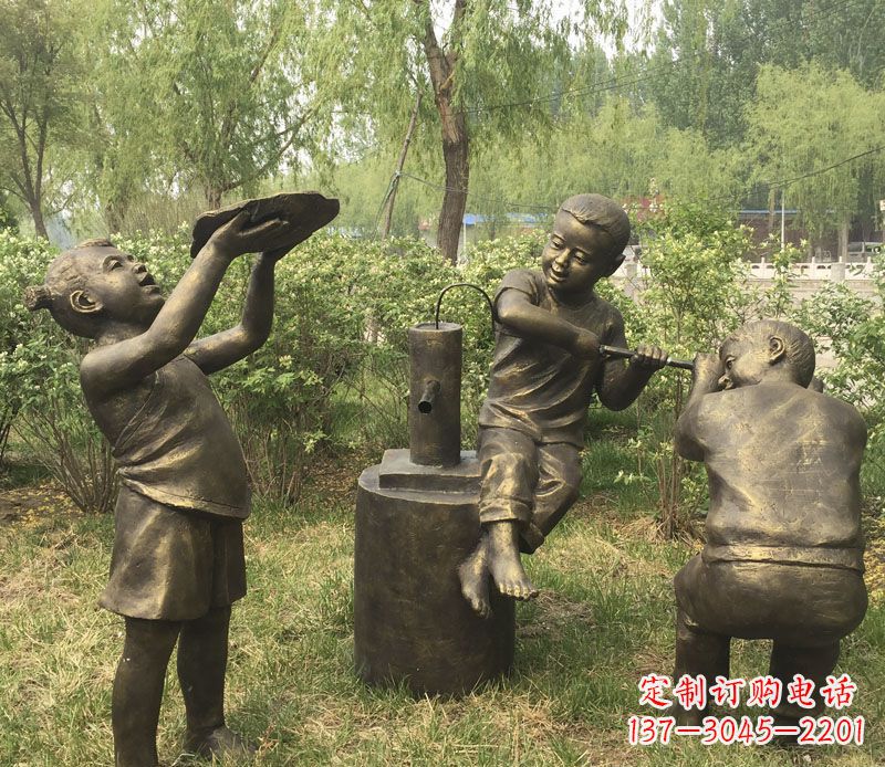 太原接水玩耍的儿童铜雕