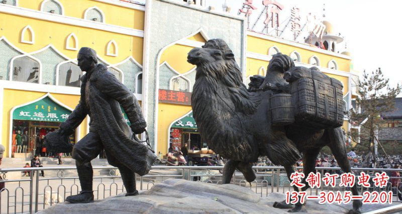 太原骆驼铜雕,让新疆风情永传
