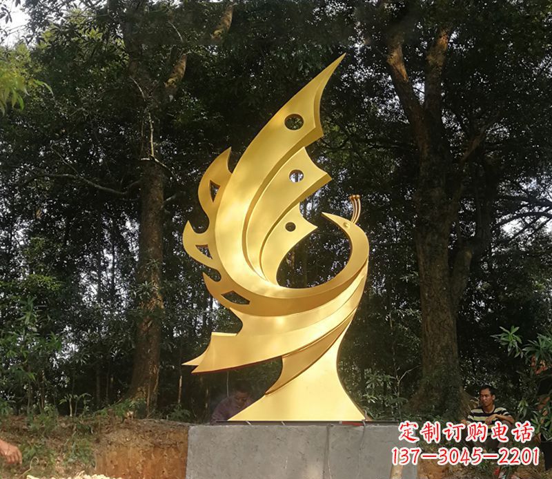 太原以古典风格演绎不锈钢凤凰雕塑