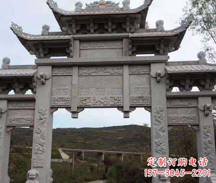 太原地标性的三门石雕牌坊