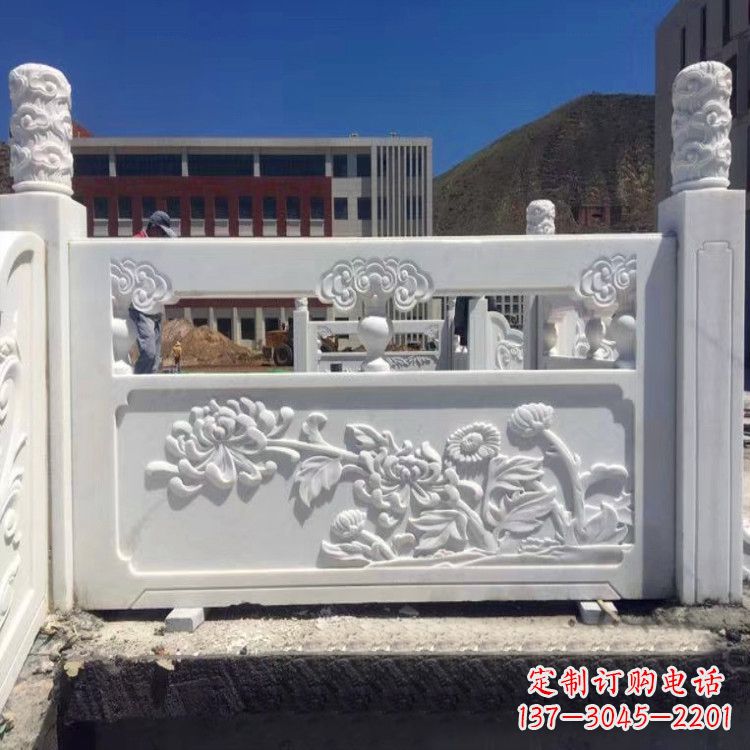 太原中领雕塑旗下的菊花石栏板雕塑,以其独特的…